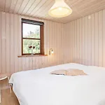 4 Star Holiday Home In Ulfborg *